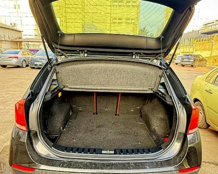 Чорний БМВ Х1, об'ємом двигуна 2 л та пробігом 300 тис. км за 8750 $, фото 4 на Automoto.ua