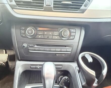 Черный БМВ Х1, объемом двигателя 2 л и пробегом 300 тыс. км за 8750 $, фото 5 на Automoto.ua