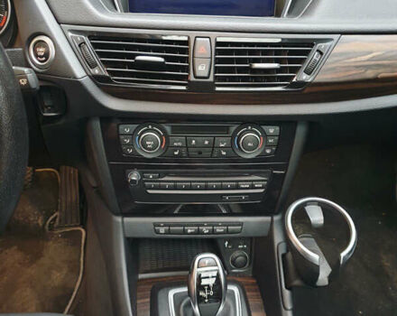 Червоний БМВ Х1, об'ємом двигуна 2 л та пробігом 215 тис. км за 14500 $, фото 5 на Automoto.ua