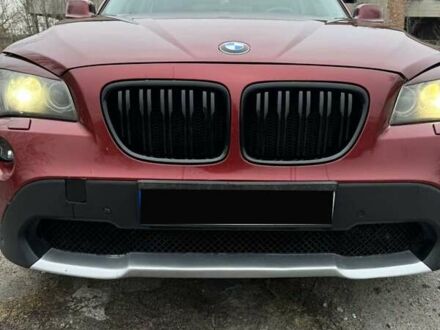 БМВ Х1 2010 в Днепре (Днепропетровске) на Automoto.ua Красный БМВ Х1, объемом двигателя 2 л и пробегом 360 тыс. км за 11100 $, фото 1 на Automoto.ua