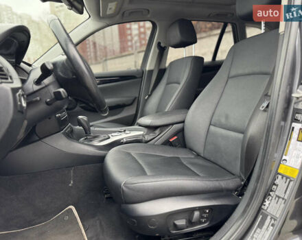 Серый БМВ Х1, объемом двигателя 2.98 л и пробегом 249 тыс. км за 12400 $, фото 16 на Automoto.ua