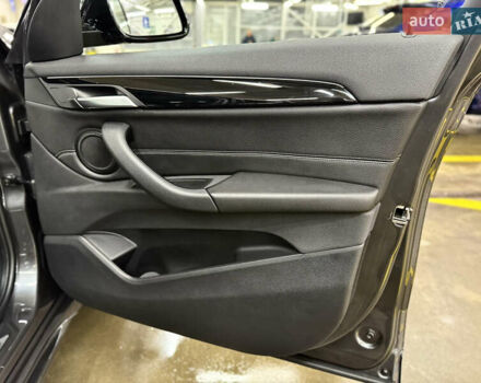 Сірий БМВ Х1, об'ємом двигуна 2 л та пробігом 53 тис. км за 29999 $, фото 54 на Automoto.ua