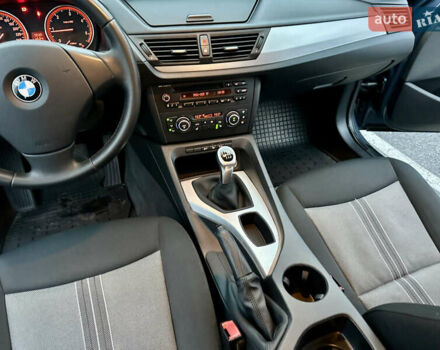 Синий БМВ Х1, объемом двигателя 2 л и пробегом 200 тыс. км за 9999 $, фото 4 на Automoto.ua