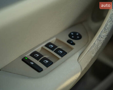 БМВ Х1 2015 в Черновцах на Automoto.ua Синий БМВ Х1, объемом двигателя 2 л и пробегом 224 тыс. км за 15500 $, фото 13 на Automoto.ua