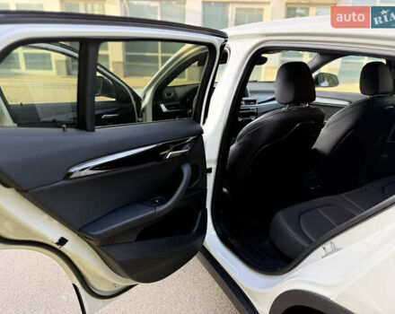 Білий БМВ X2, об'ємом двигуна 2 л та пробігом 102 тис. км за 19700 $, фото 14 на Automoto.ua