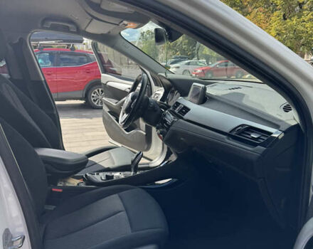 Белый БМВ X2, объемом двигателя 2 л и пробегом 97 тыс. км за 24000 $, фото 8 на Automoto.ua