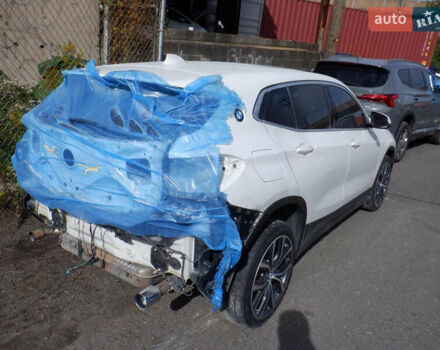 Білий БМВ X2, об'ємом двигуна 2 л та пробігом 165 тис. км за 14000 $, фото 3 на Automoto.ua