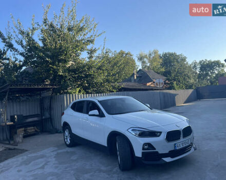 Белый БМВ X2, объемом двигателя 2 л и пробегом 53 тыс. км за 24800 $, фото 1 на Automoto.ua