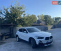 Белый БМВ X2, объемом двигателя 2 л и пробегом 53 тыс. км за 24800 $, фото 1 на Automoto.ua