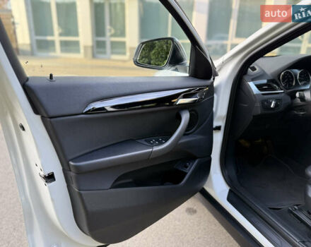Білий БМВ X2, об'ємом двигуна 2 л та пробігом 102 тис. км за 19700 $, фото 17 на Automoto.ua