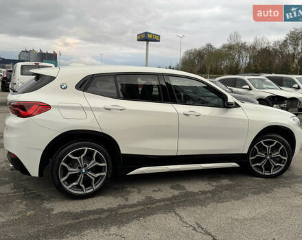 Белый БМВ X2, объемом двигателя 2 л и пробегом 122 тыс. км за 19980 $, фото 10 на Automoto.ua