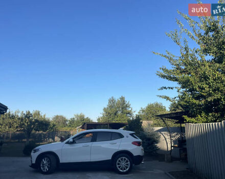 Белый БМВ X2, объемом двигателя 2 л и пробегом 53 тыс. км за 24800 $, фото 2 на Automoto.ua