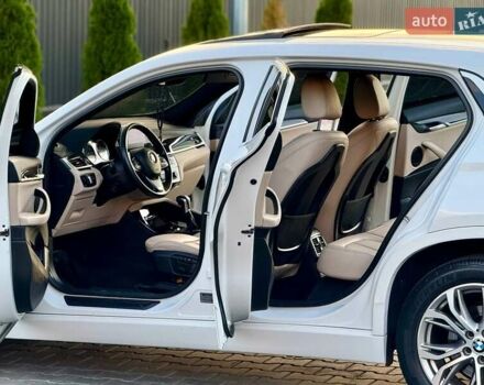 Белый БМВ X2, объемом двигателя 2 л и пробегом 159 тыс. км за 20900 $, фото 4 на Automoto.ua