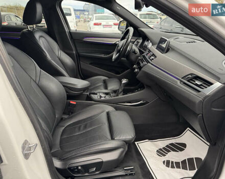 Белый БМВ X2, объемом двигателя 2 л и пробегом 122 тыс. км за 19980 $, фото 2 на Automoto.ua