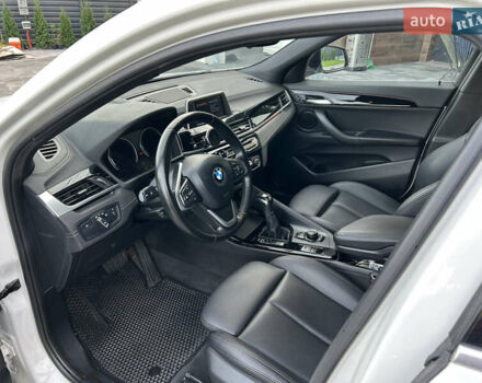 Белый БМВ X2, объемом двигателя 2 л и пробегом 119 тыс. км за 22500 $, фото 7 на Automoto.ua