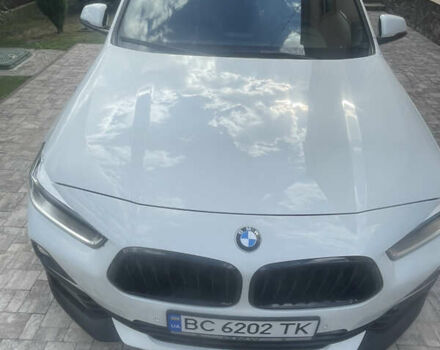 Белый БМВ X2, объемом двигателя 2 л и пробегом 156 тыс. км за 22500 $, фото 1 на Automoto.ua