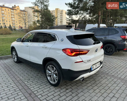Белый БМВ X2, объемом двигателя 2 л и пробегом 128 тыс. км за 21700 $, фото 10 на Automoto.ua