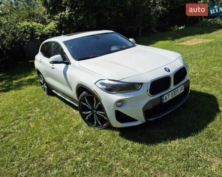 Белый БМВ X2, объемом двигателя 2 л и пробегом 186 тыс. км за 21900 $, фото 1 на Automoto.ua