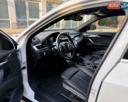 Білий БМВ X2, об'ємом двигуна 2 л та пробігом 102 тис. км за 19700 $, фото 18 на Automoto.ua