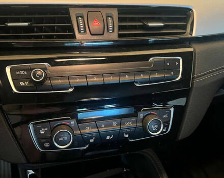 Білий БМВ X2, об'ємом двигуна 2 л та пробігом 53 тис. км за 24500 $, фото 30 на Automoto.ua