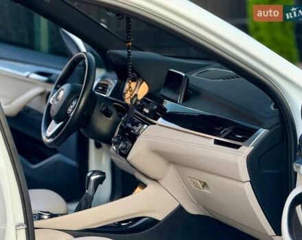 Белый БМВ X2, объемом двигателя 2 л и пробегом 159 тыс. км за 20900 $, фото 14 на Automoto.ua