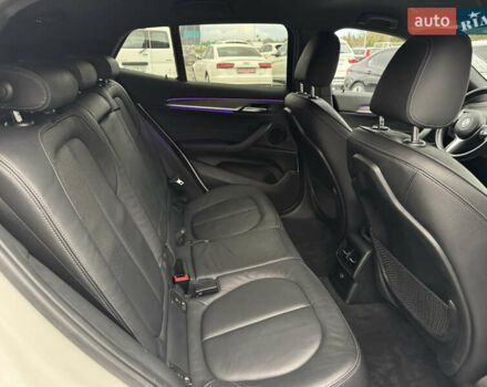 Белый БМВ X2, объемом двигателя 2 л и пробегом 122 тыс. км за 19980 $, фото 28 на Automoto.ua