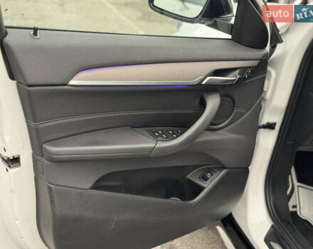 Белый БМВ X2, объемом двигателя 2 л и пробегом 122 тыс. км за 19980 $, фото 19 на Automoto.ua