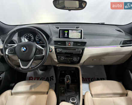 Белый БМВ X2, объемом двигателя 2 л и пробегом 56 тыс. км за 22900 $, фото 45 на Automoto.ua