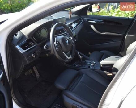 Белый БМВ X2, объемом двигателя 2 л и пробегом 74 тыс. км за 21900 $, фото 5 на Automoto.ua