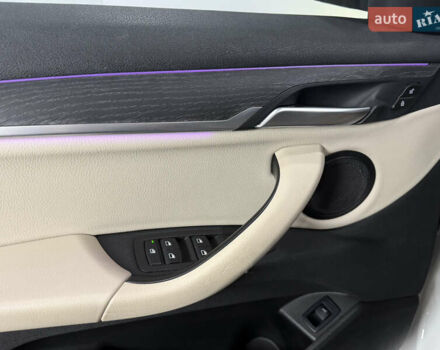 Белый БМВ X2, объемом двигателя 2 л и пробегом 56 тыс. км за 22900 $, фото 23 на Automoto.ua