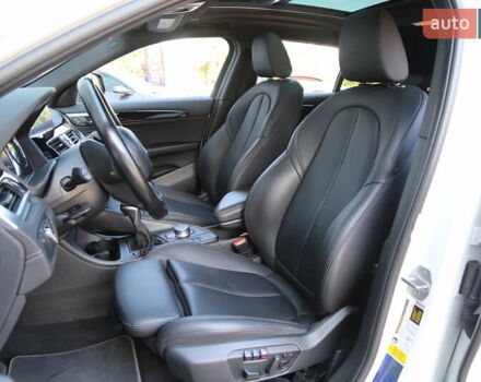 Белый БМВ X2, объемом двигателя 2 л и пробегом 131 тыс. км за 18500 $, фото 7 на Automoto.ua