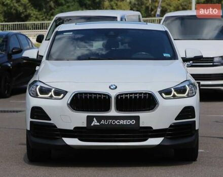 Белый БМВ X2, объемом двигателя 2 л и пробегом 131 тыс. км за 18500 $, фото 1 на Automoto.ua