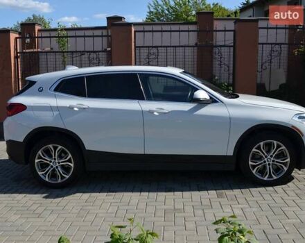 Белый БМВ X2, объемом двигателя 2 л и пробегом 74 тыс. км за 21900 $, фото 2 на Automoto.ua