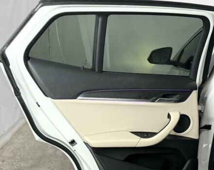 Белый БМВ X2, объемом двигателя 2 л и пробегом 56 тыс. км за 22900 $, фото 35 на Automoto.ua