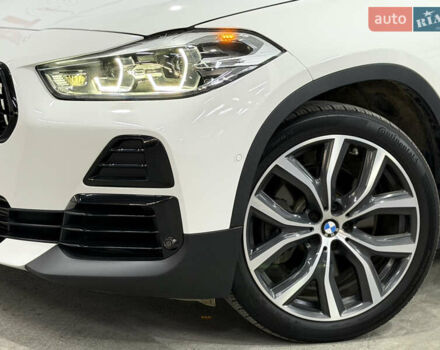 Белый БМВ X2, объемом двигателя 2 л и пробегом 56 тыс. км за 22900 $, фото 12 на Automoto.ua