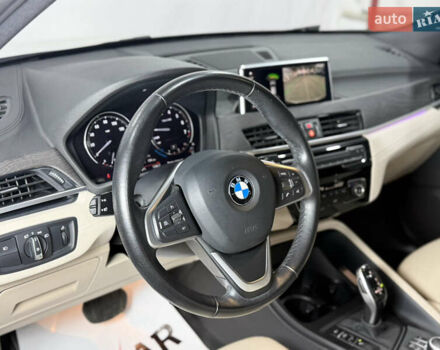 Белый БМВ X2, объемом двигателя 2 л и пробегом 56 тыс. км за 22900 $, фото 19 на Automoto.ua