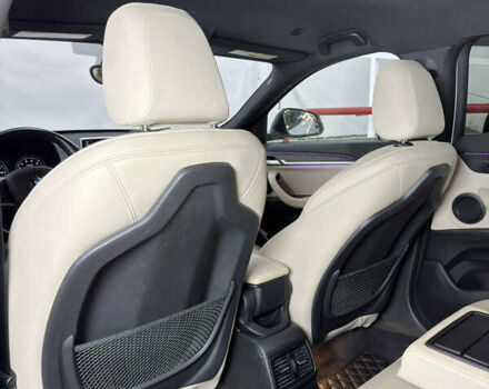 Белый БМВ X2, объемом двигателя 2 л и пробегом 56 тыс. км за 22900 $, фото 33 на Automoto.ua