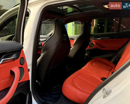 Белый БМВ X2, объемом двигателя 2 л и пробегом 142 тыс. км за 29999 $, фото 23 на Automoto.ua