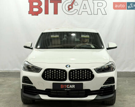 Белый БМВ X2, объемом двигателя 2 л и пробегом 56 тыс. км за 22900 $, фото 2 на Automoto.ua