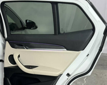 Белый БМВ X2, объемом двигателя 2 л и пробегом 56 тыс. км за 22900 $, фото 39 на Automoto.ua