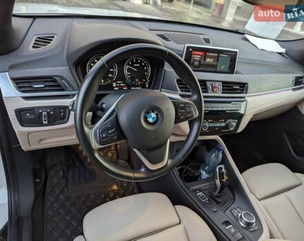 Белый БМВ X2, объемом двигателя 2 л и пробегом 55 тыс. км за 22800 $, фото 12 на Automoto.ua