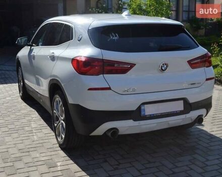 Белый БМВ X2, объемом двигателя 2 л и пробегом 74 тыс. км за 21900 $, фото 1 на Automoto.ua