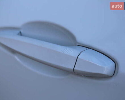 Белый БМВ X2, объемом двигателя 2 л и пробегом 131 тыс. км за 18500 $, фото 27 на Automoto.ua