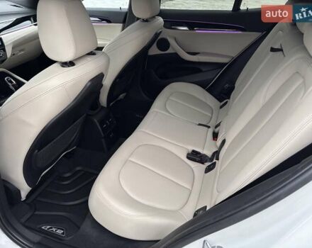 Белый БМВ X2, объемом двигателя 2 л и пробегом 67 тыс. км за 23000 $, фото 25 на Automoto.ua