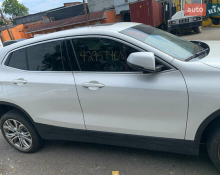 Белый БМВ X2, объемом двигателя 2 л и пробегом 70 тыс. км за 17000 $, фото 5 на Automoto.ua