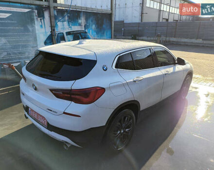 Белый БМВ X2, объемом двигателя 2 л и пробегом 119 тыс. км за 25499 $, фото 11 на Automoto.ua