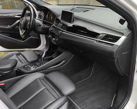 Белый БМВ X2, объемом двигателя 2 л и пробегом 119 тыс. км за 25499 $, фото 15 на Automoto.ua