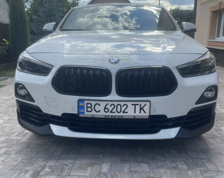 Белый БМВ X2, объемом двигателя 2 л и пробегом 156 тыс. км за 22500 $, фото 1 на Automoto.ua