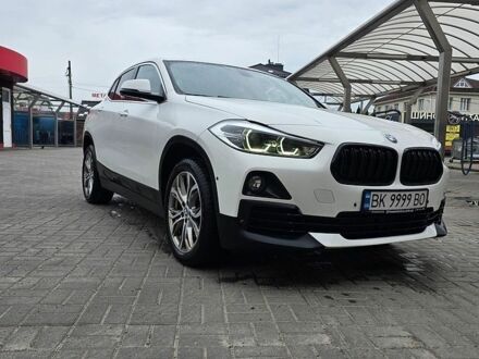 Белый БМВ X2, объемом двигателя 2 л и пробегом 213 тыс. км за 16500 $, фото 1 на Automoto.ua