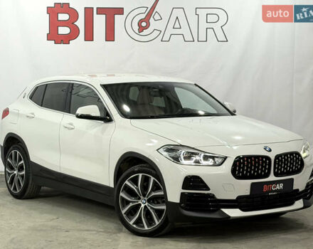 Белый БМВ X2, объемом двигателя 2 л и пробегом 56 тыс. км за 22900 $, фото 1 на Automoto.ua
